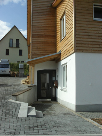 Wohnhaus mit Arztpraxis in Weyhers