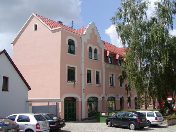 Sanierung: Mehrfamilienhaus mit Lden in Buttstdt